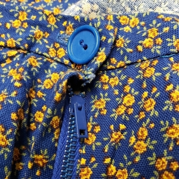 VINTAGE DEADSTOCK 60s High waisted tiny print floral pencil skirt - Picture 5 of 9